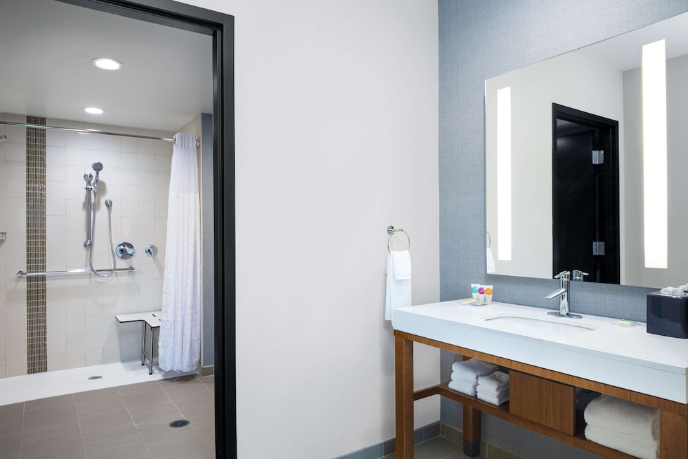 Hyatt Place Titusville / Kennedy Space Center 40/40