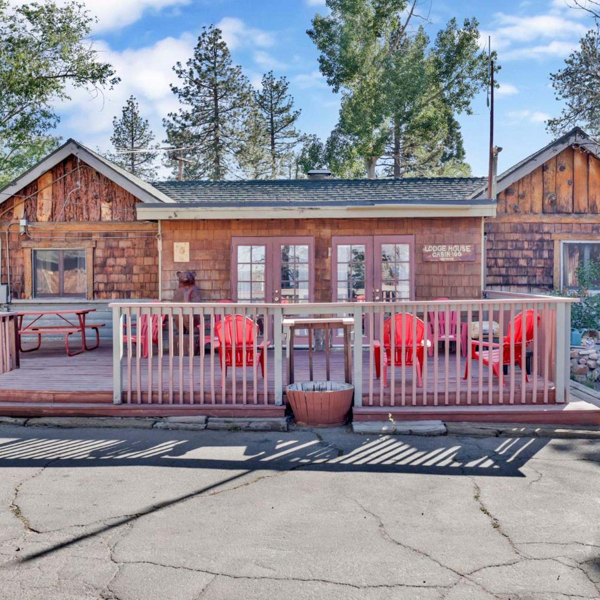 Lodge House - Family Cabin with Pool Table by Big Bear Vacations 27/28
