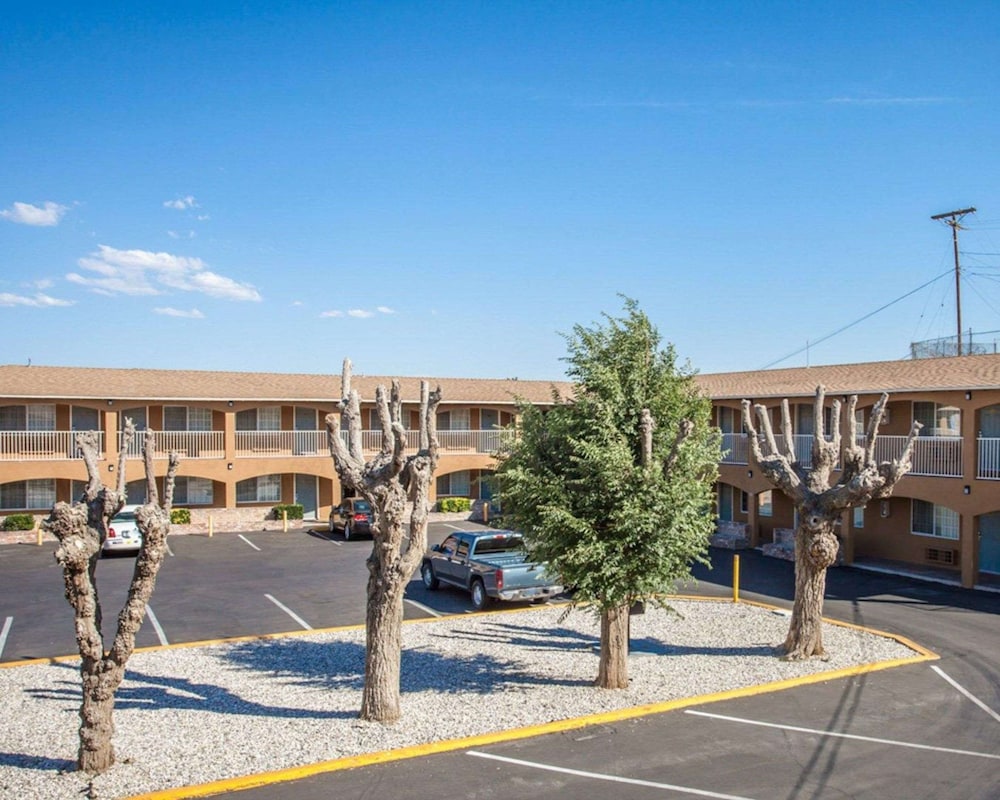 Econo Lodge On Historic Route 66 detail