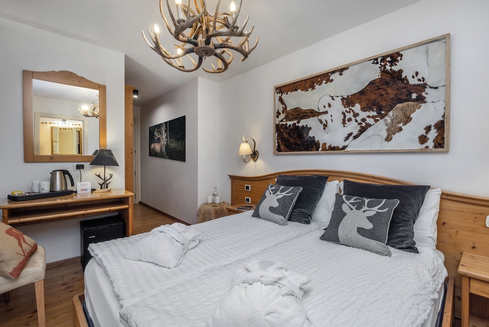 1 Bedroom, Deluxe, Double Bed, Mountain Side, Balcony