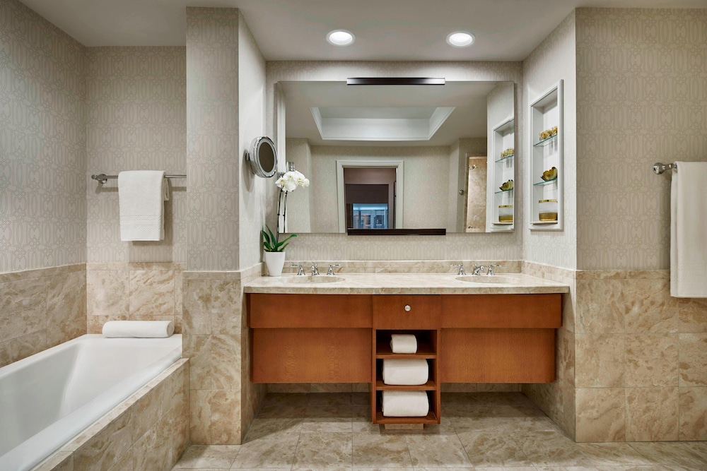 THE RITZ-CARLTON BOSTON 11/48