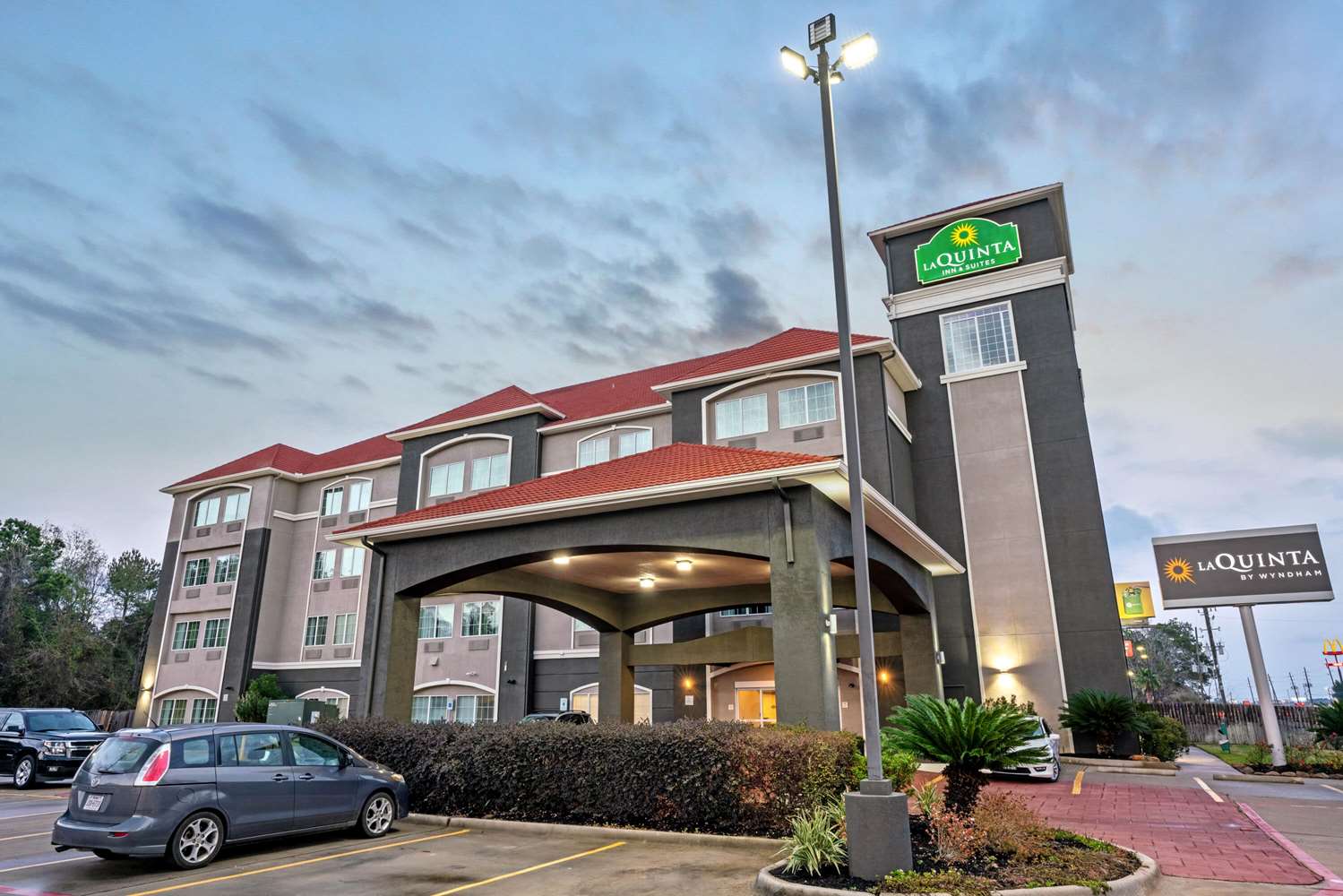 La Quinta Inn & Suites by Wyndham Houston - Magnolia 6/48