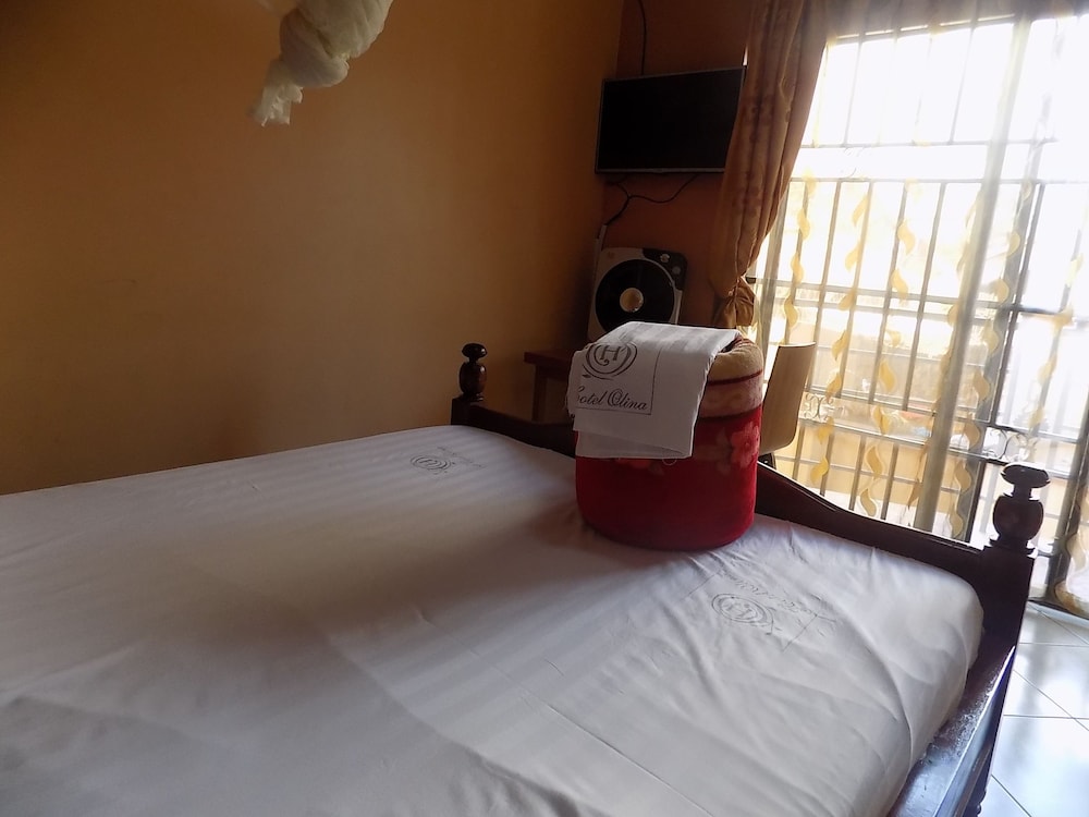 Olina Hotel And Apartments 14/38