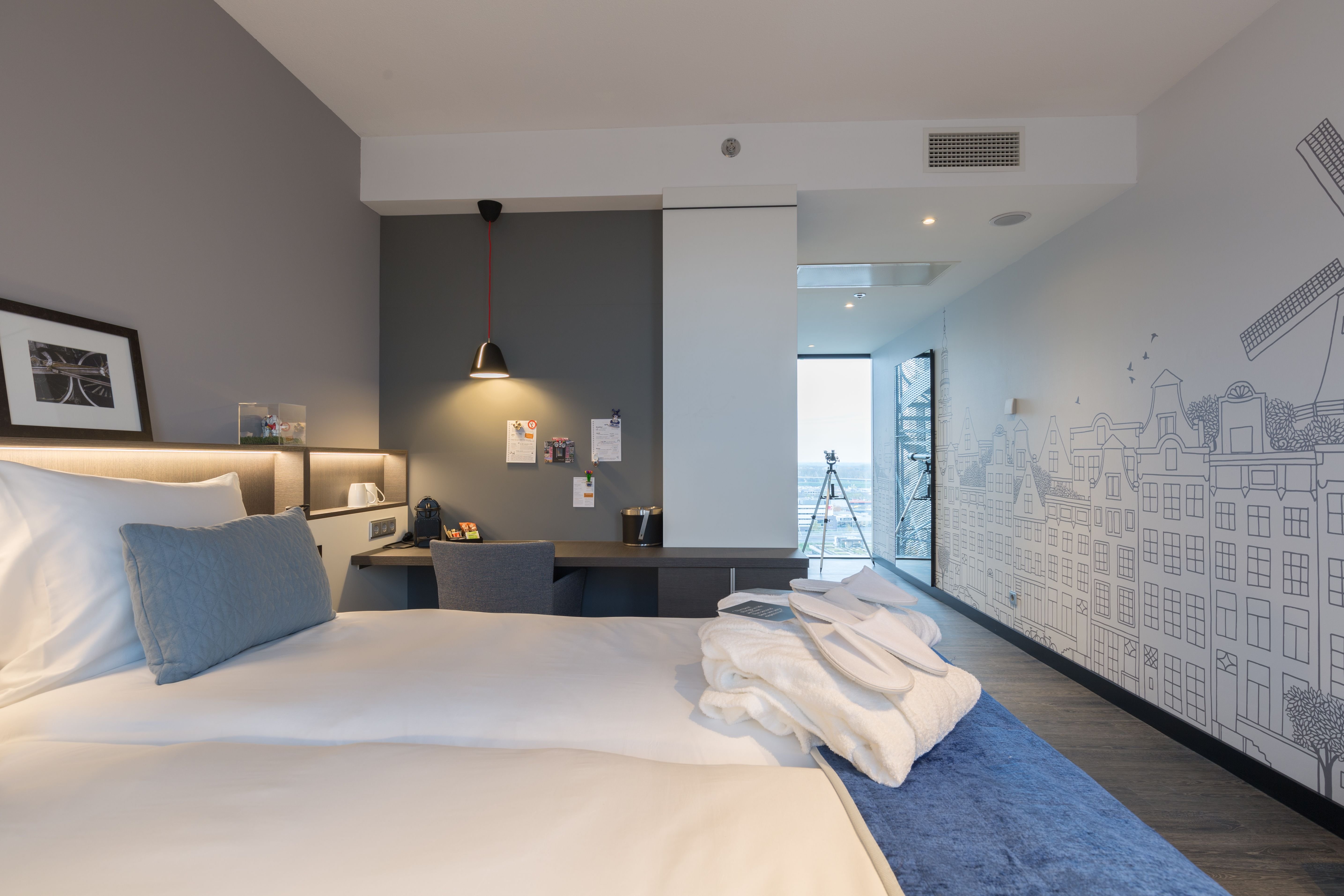 Postillion Hotel Amsterdam 9/17