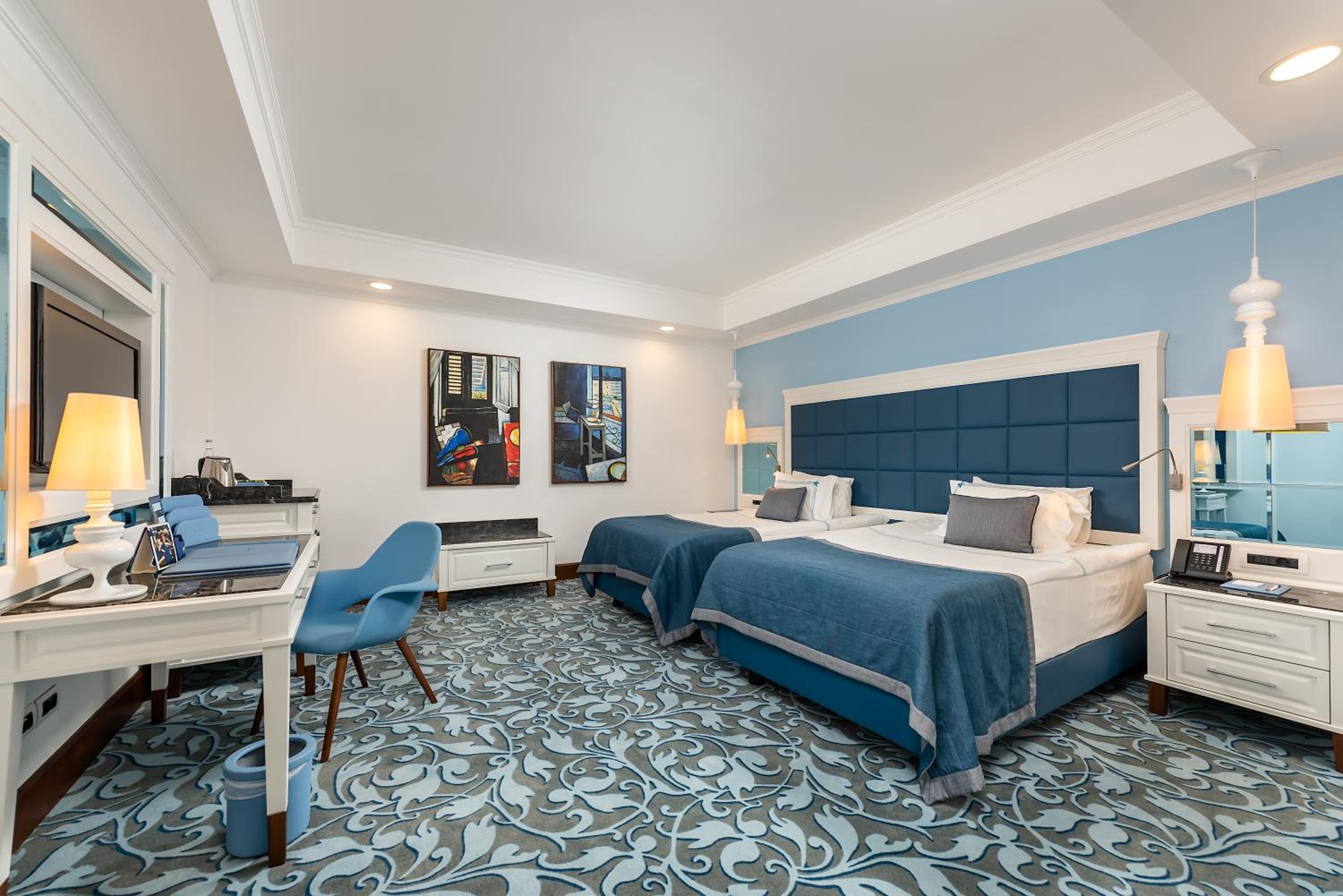 3 Bedrooms, Azure, Villa