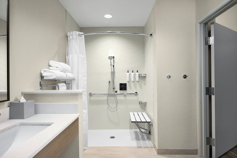 Fairfield Inn & Suites Livermore 18/19