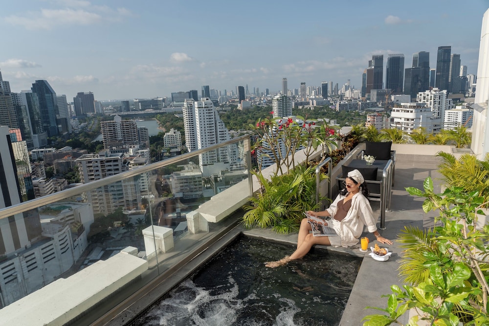 Sofitel Bangkok Sukhumvit Hotel 76/78