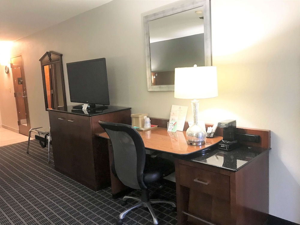 SureStay Plus By Best Western Greenwood 40/50