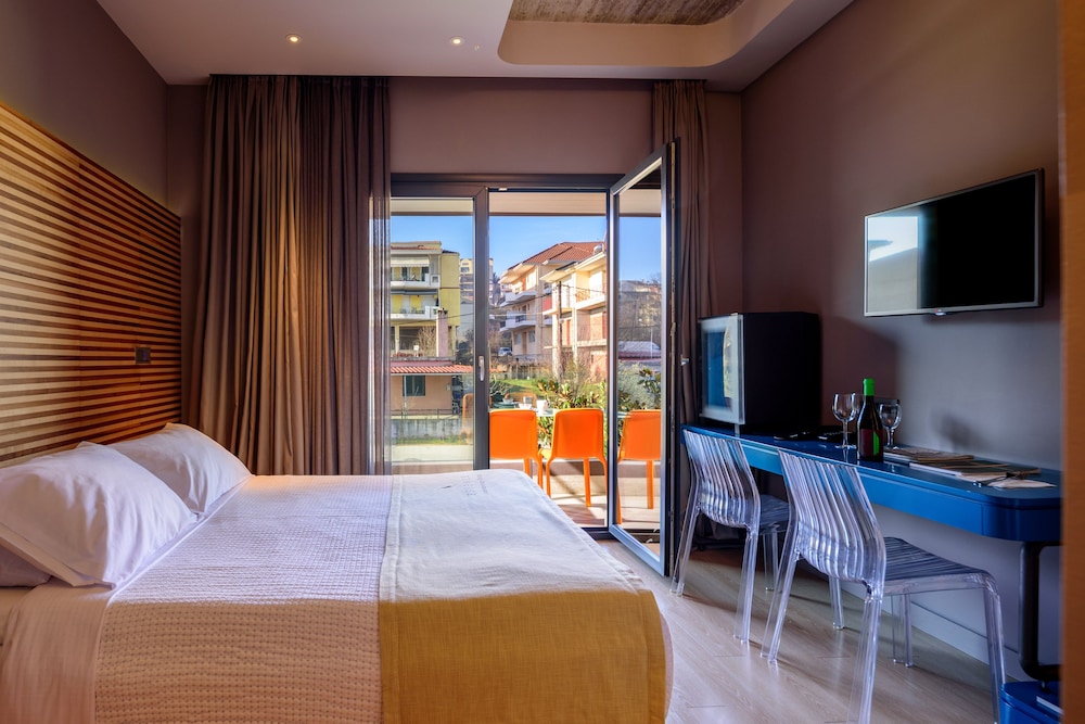 Essence Contemporary Living Hotel 8/50