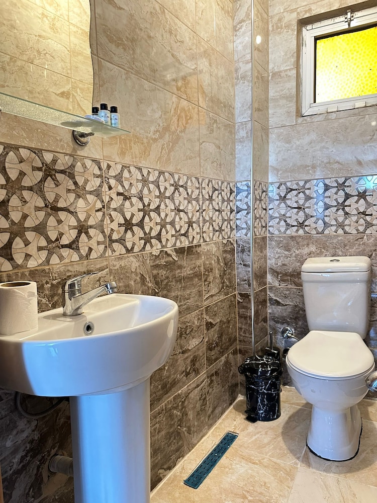 Hisar Hotel 48/49