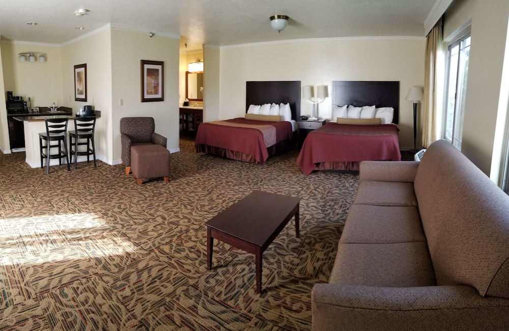 Best Western Plus Northwoods Inn 55/80