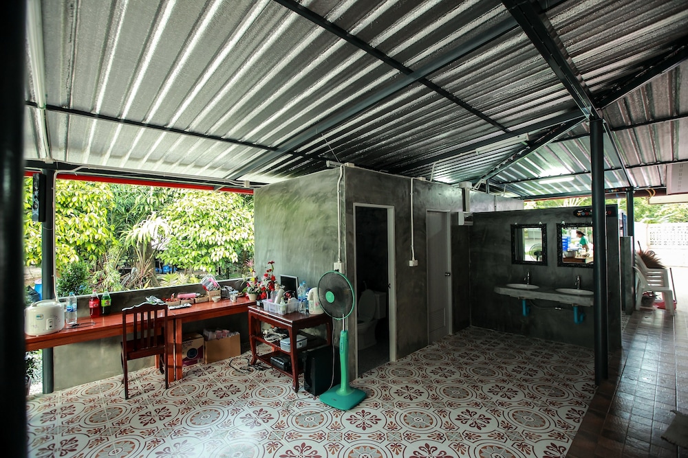 Khao Hin Tang Resort 30/40