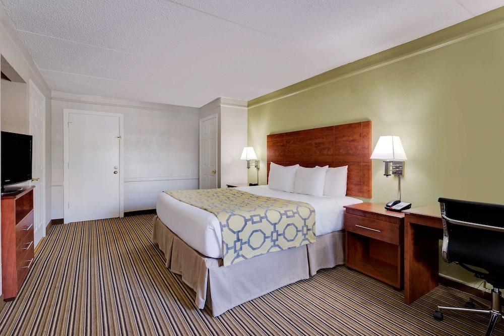 SUITE, KING BED, SOFA