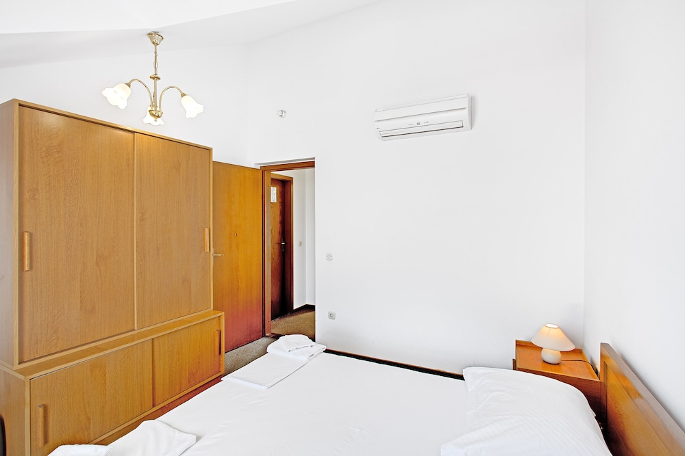 Villa Supetar 8/34