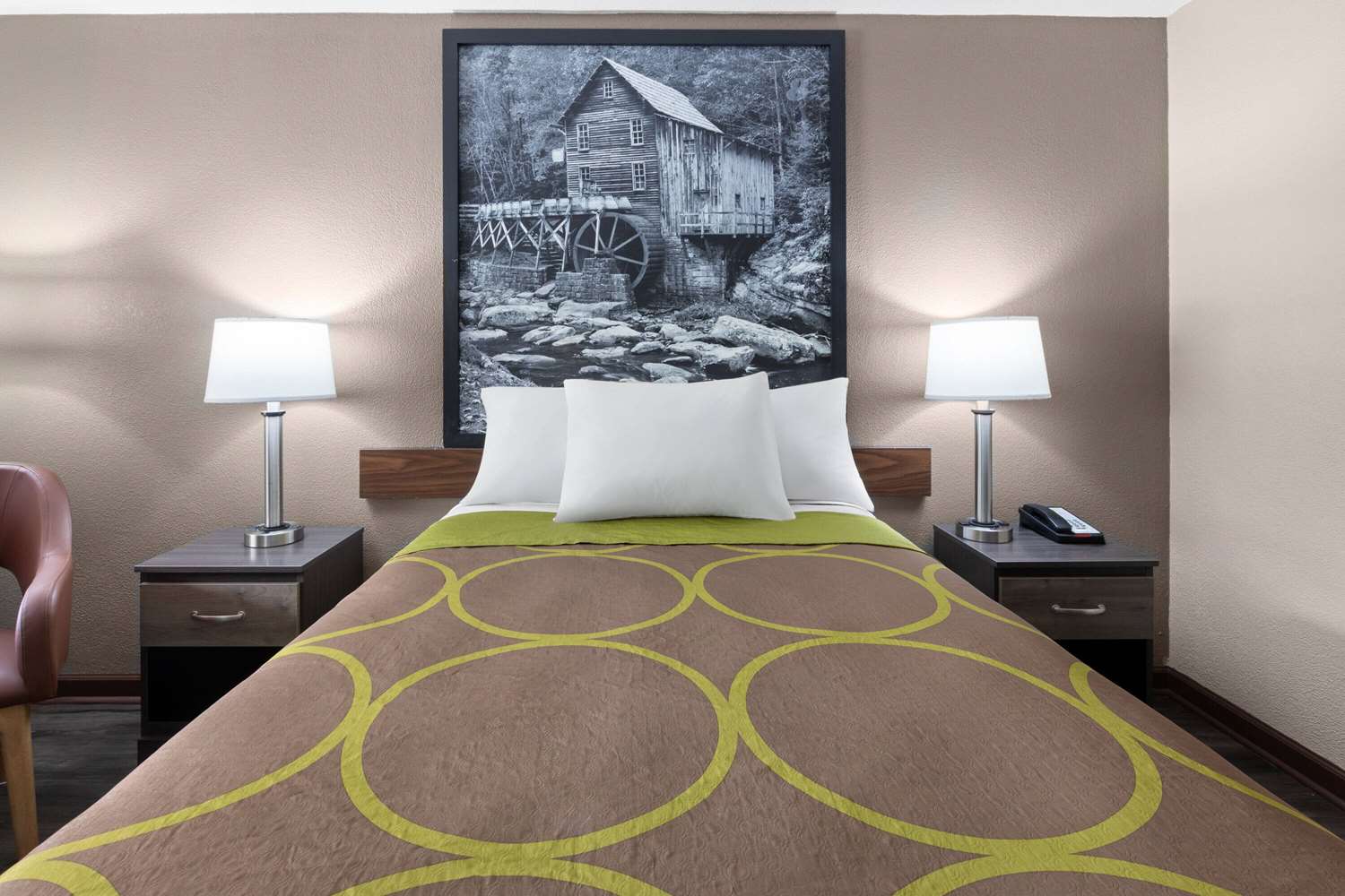 Super 8 by Wyndham Bridgeport-Clarksburg 8/28