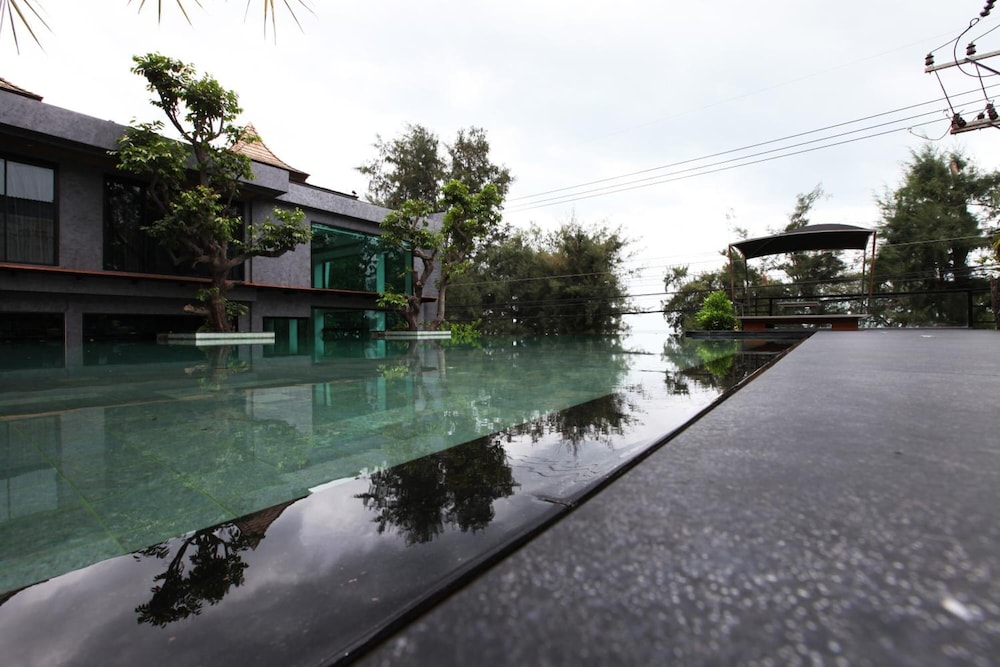 I Calm Resort Cha Am 3/72