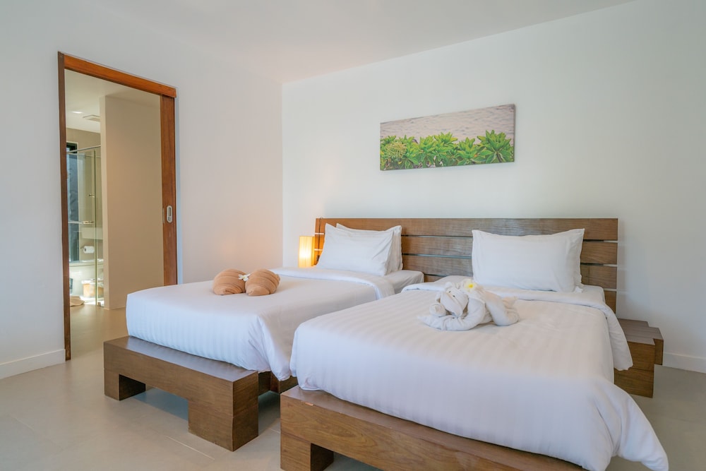 SEAnery Beach Resort 24/66