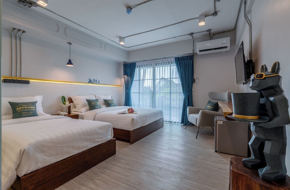 Momo Hotel 8/27