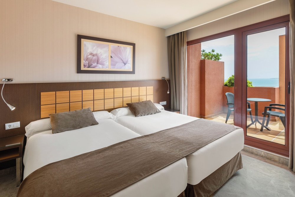 Junior Suite, King Bed, Sea Front