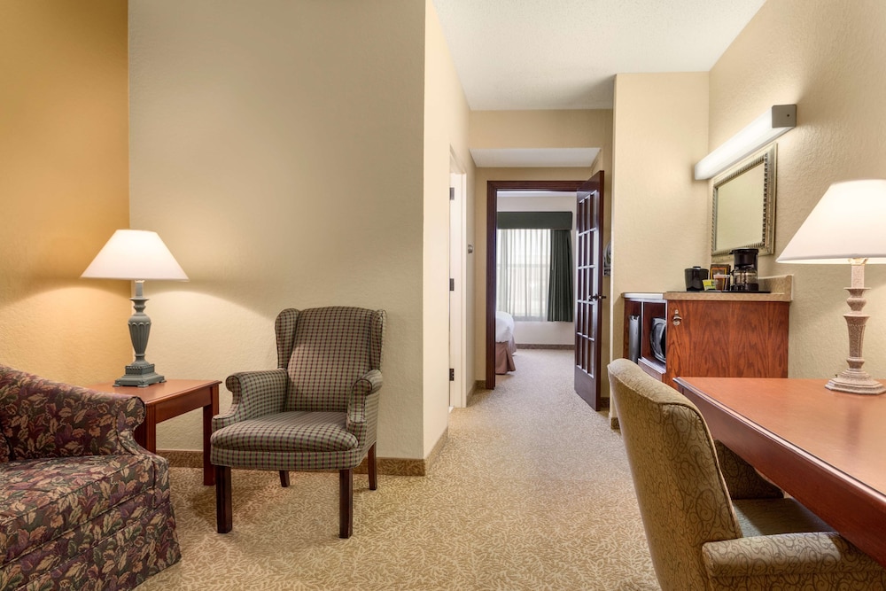 Sonesta Essential IAH Airport JFK Boulevard 30/53