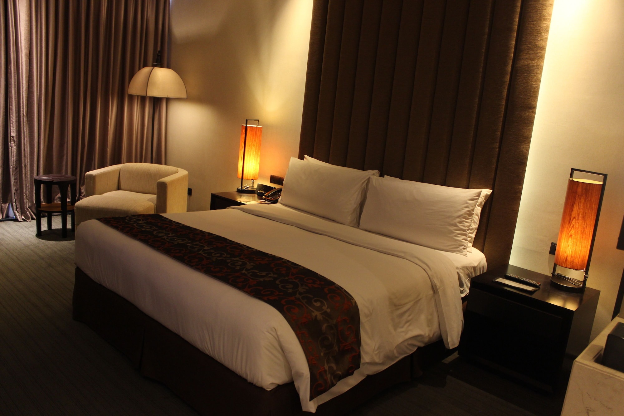 DELUXE, TWIN BEDS