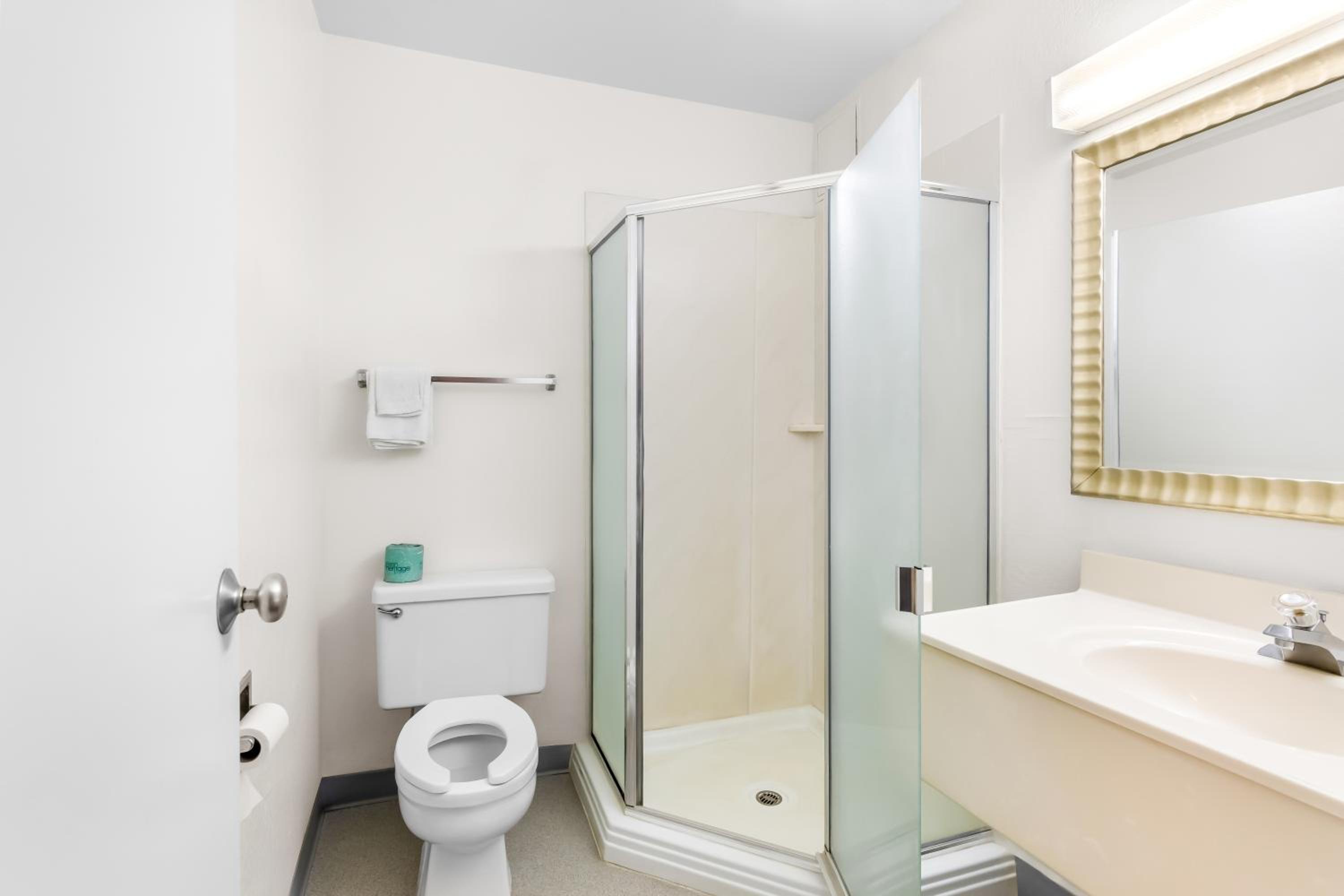 غرفة قياسية بسرير كوين، Americas Best Value Inn Stillwater 4/4