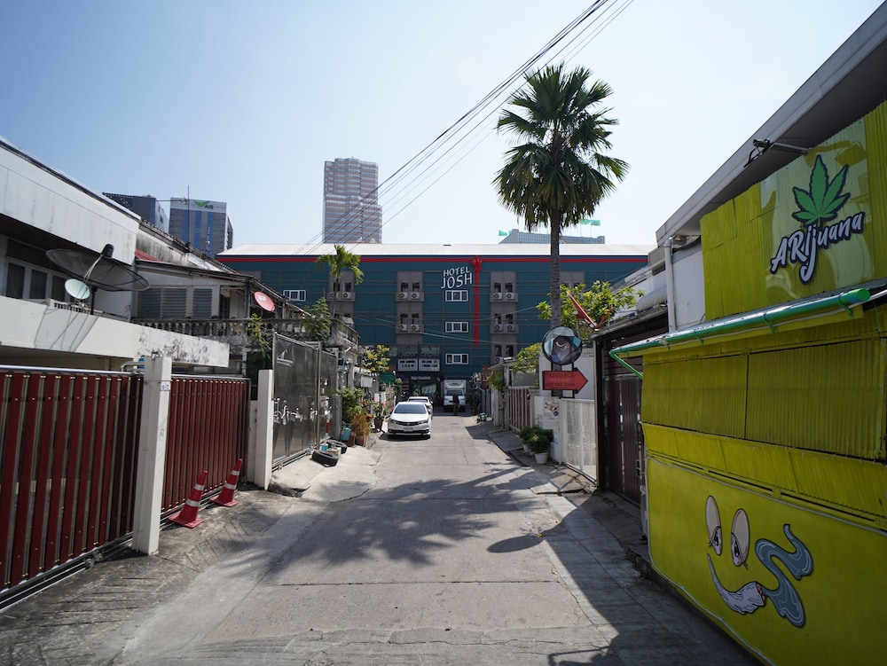 JOSH HOTEL 66/71