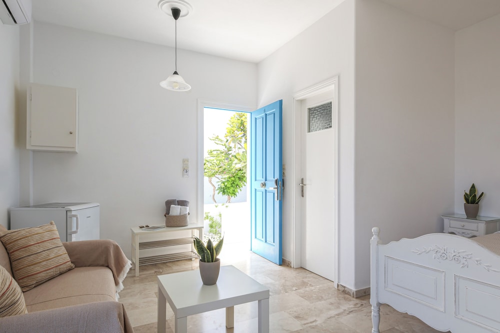 Eleana Studios 33/49