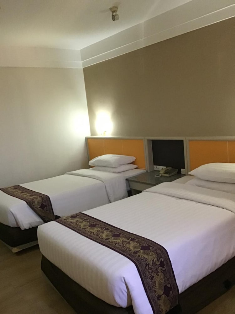 Ton Koon Hotel 10/46