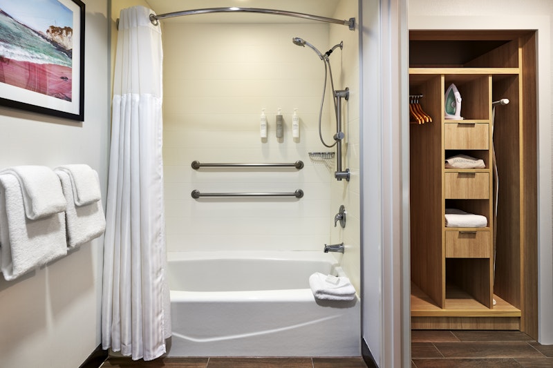 Hilton Garden Inn San Luis Obispo-Pismo Beach 50/50