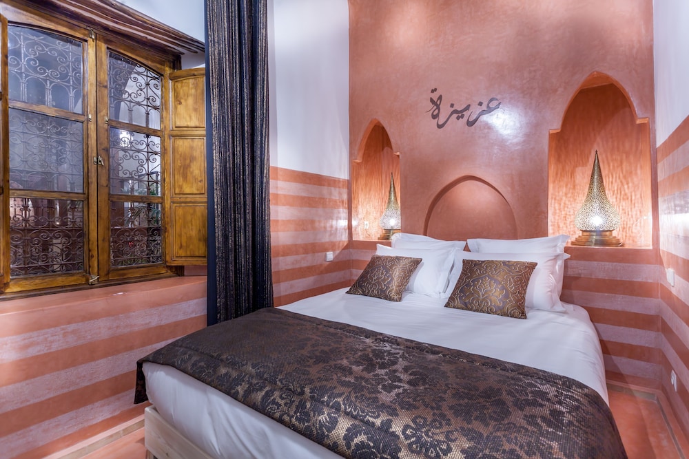 SUPERIOR, DOUBLE OR TWIN BED, PRIVATE BATHROOM