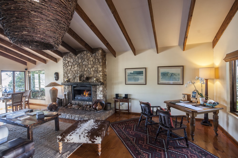 Elephant Hide of Knysna Guest Lodge 24/37