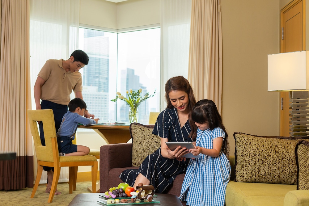 Holiday Inn Bangkok Silom 59/74