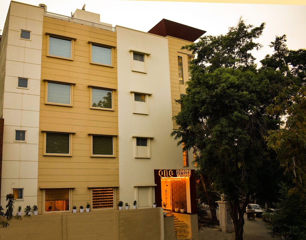 One Earth GG Regency Amritsar 1/34