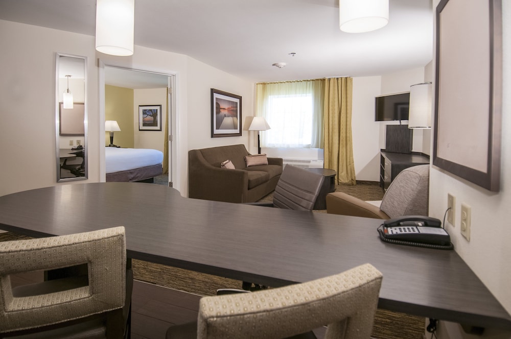 Candlewood Suites Baton Rouge College Drive 28/44