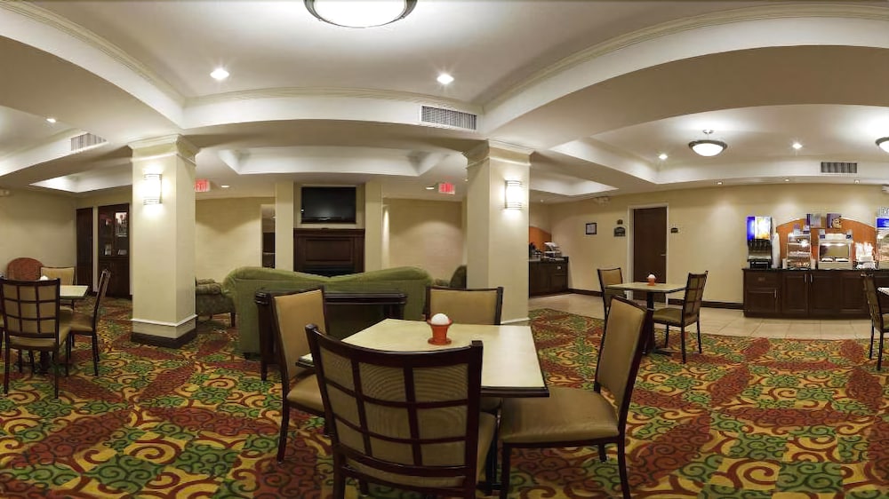 Holiday Inn Express Suites Portland 40/48