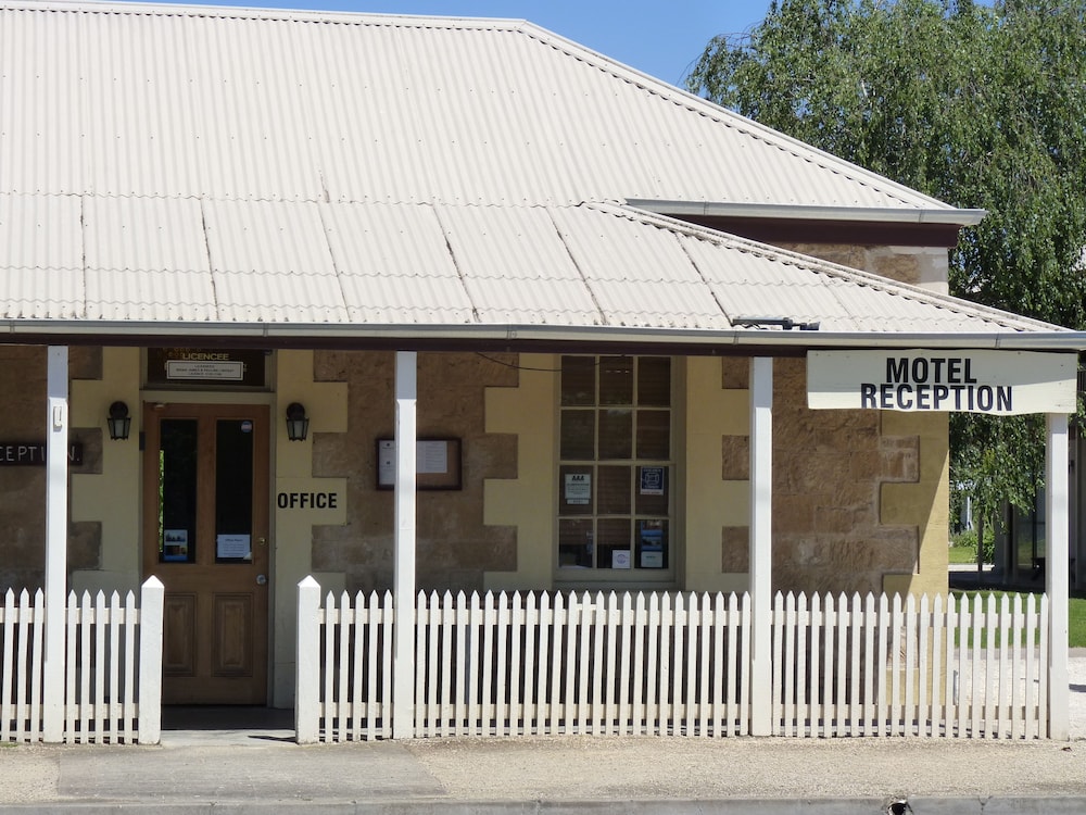COONAWARRA MOTOR LODGE 4/38