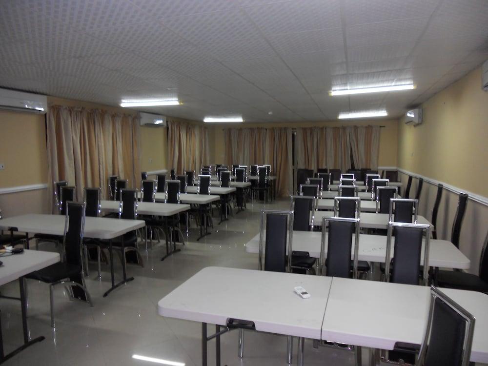 Deritz Hotel Ikeja 22/31