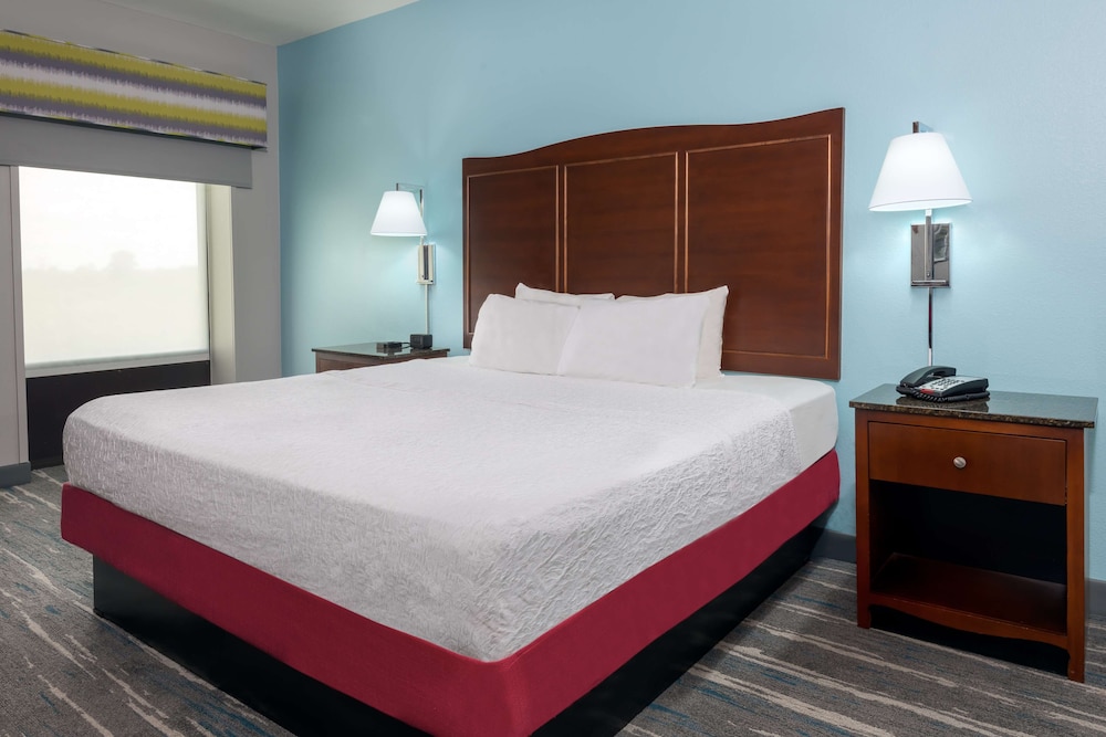 STUDIO, SUITE, KING BED, SOFA