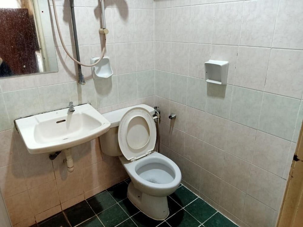 Hotel O 69 Room 4 Stay 18/19