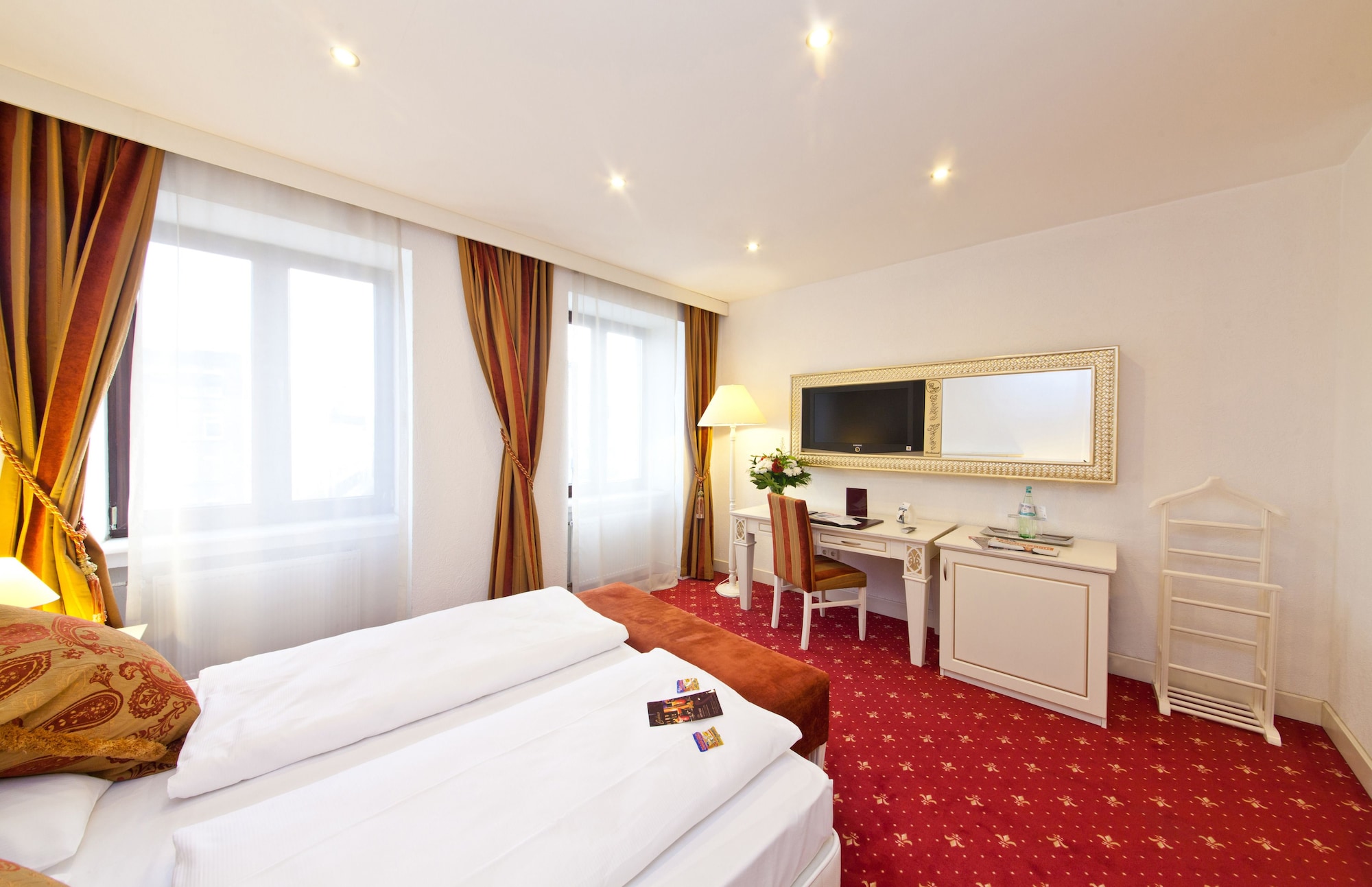 COMFORT, DOUBLE BED