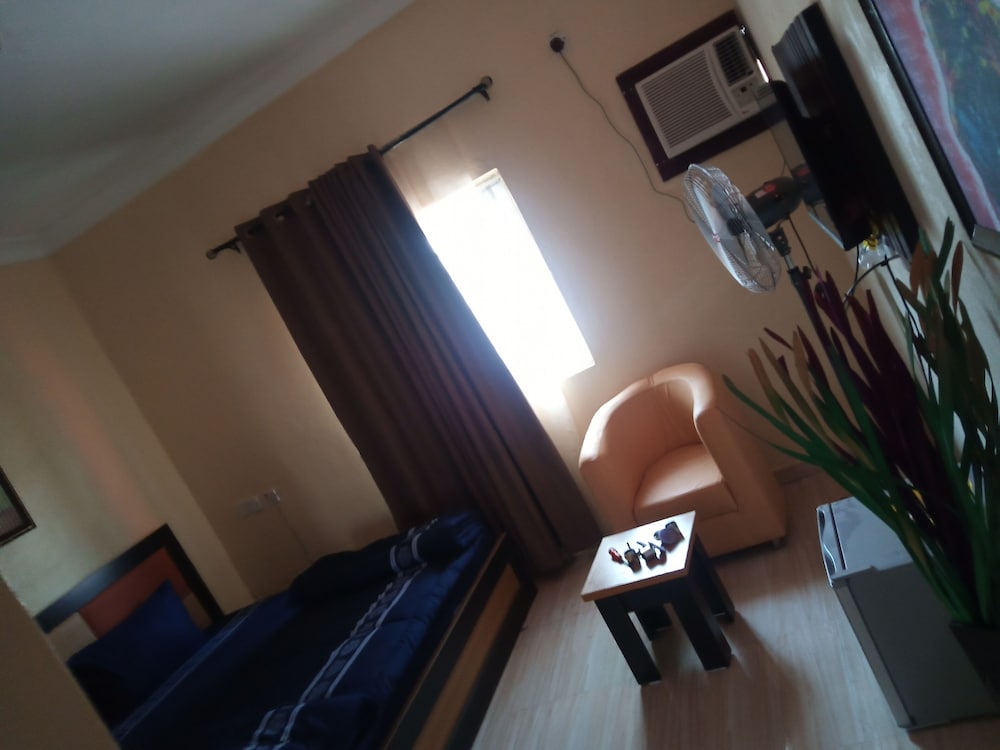 Jimson International Hotel And Suites 6/21