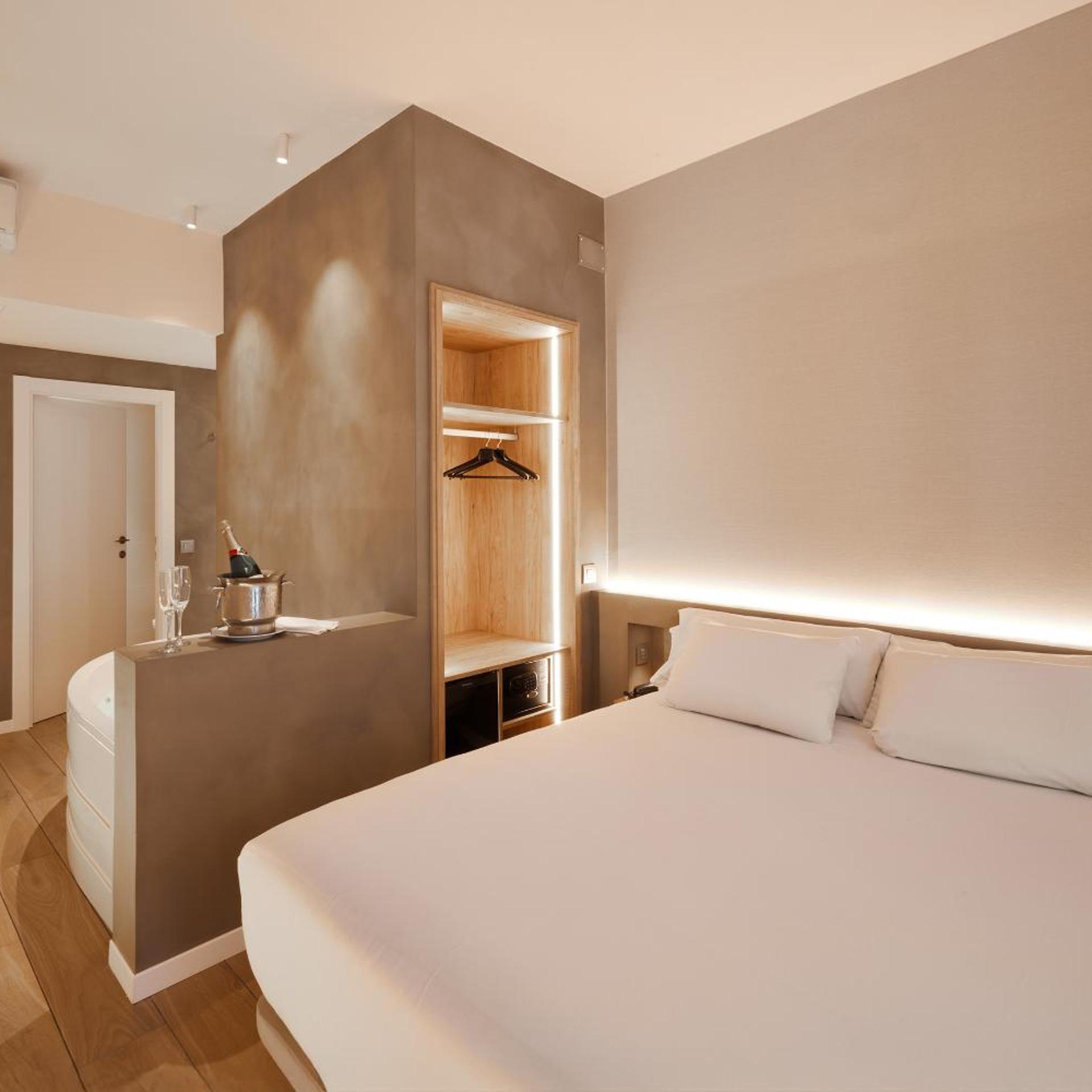 غرفة بسرير مزدوج بجاكوزي، Barcelona Century Hotel 3/8