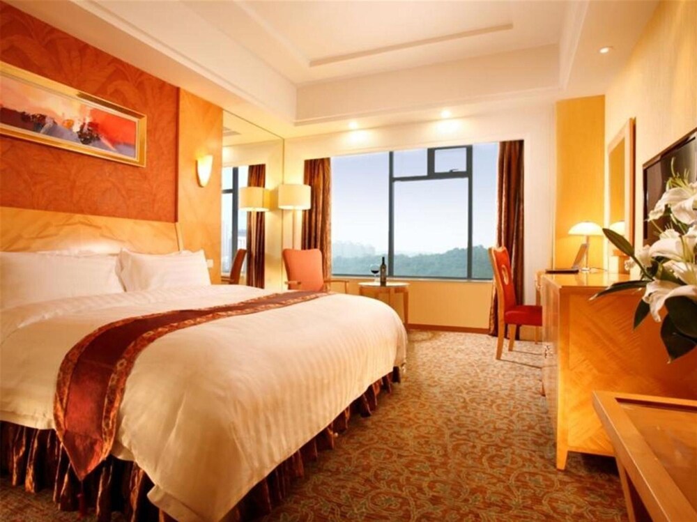 Dalian East Hotel 8/26