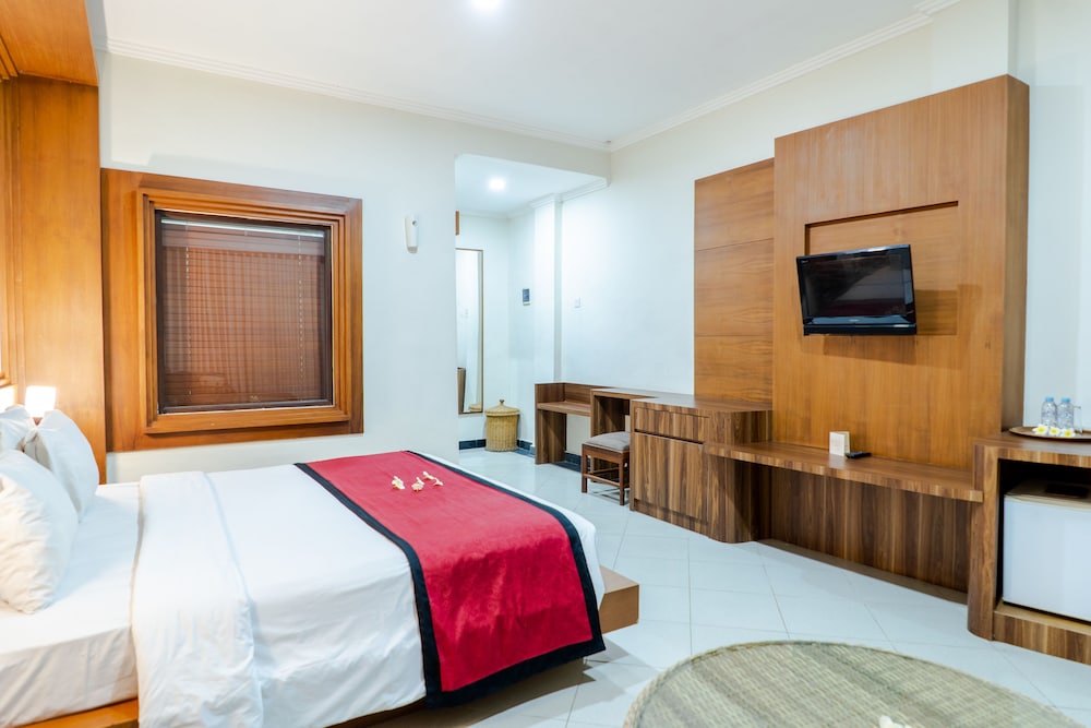 Maxi Hotel & Spa 8/25