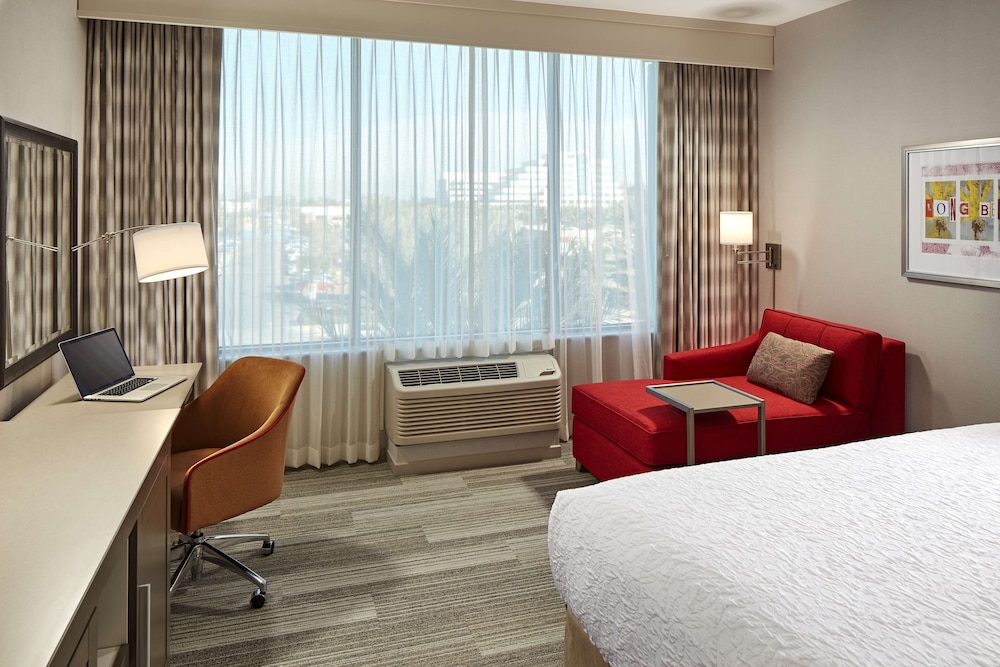 Hampton Inn Long Beach Airport 17/67