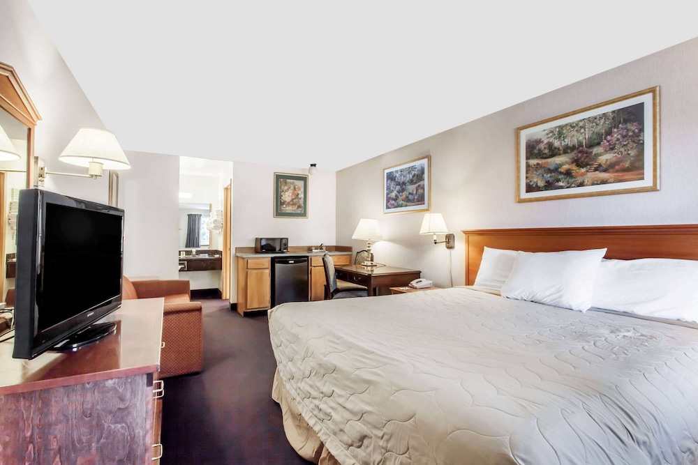 Econo Lodge Edmonds North Seattle, WA 10/39