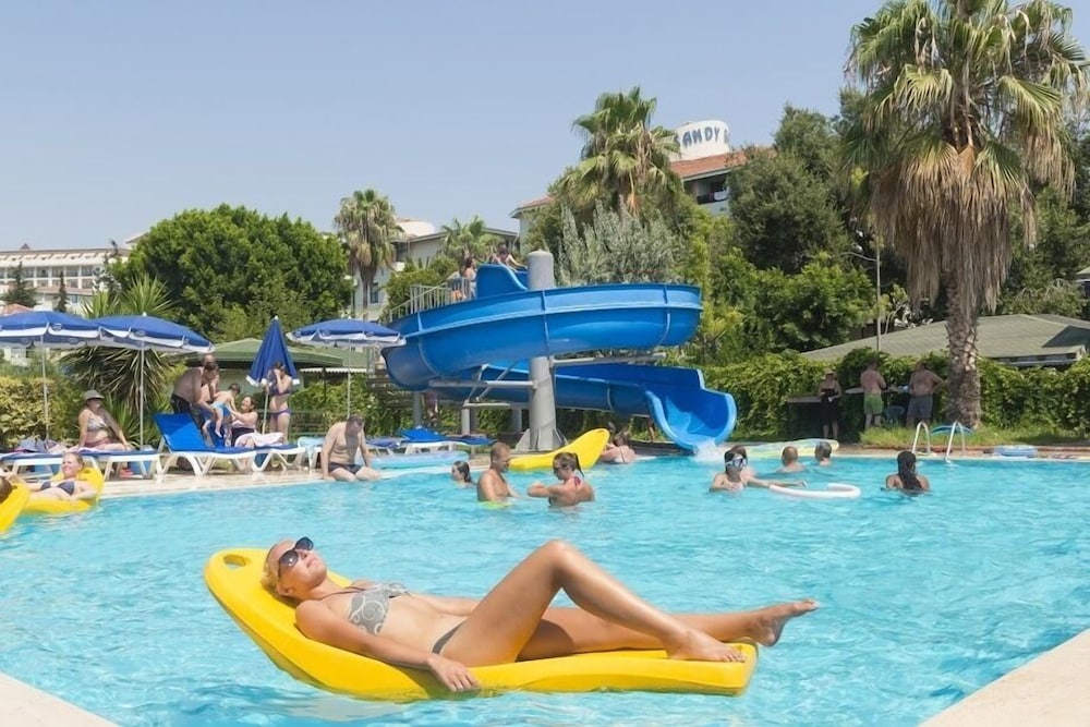 Sandy Beach Hotel 40/48