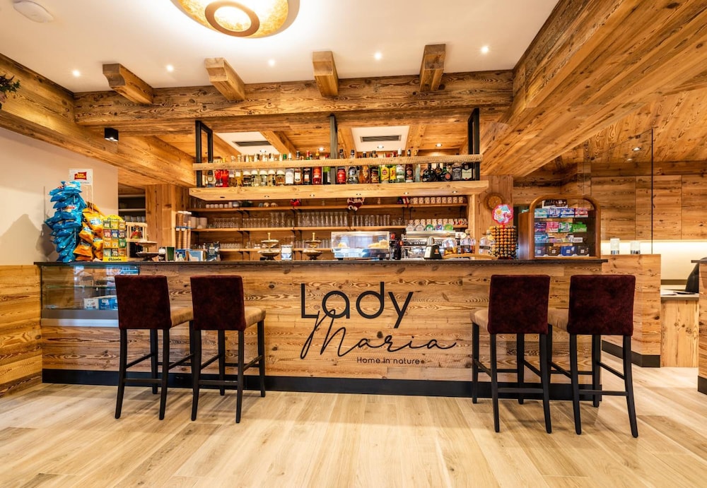 Lady Maria Hotel And Resort 12/70
