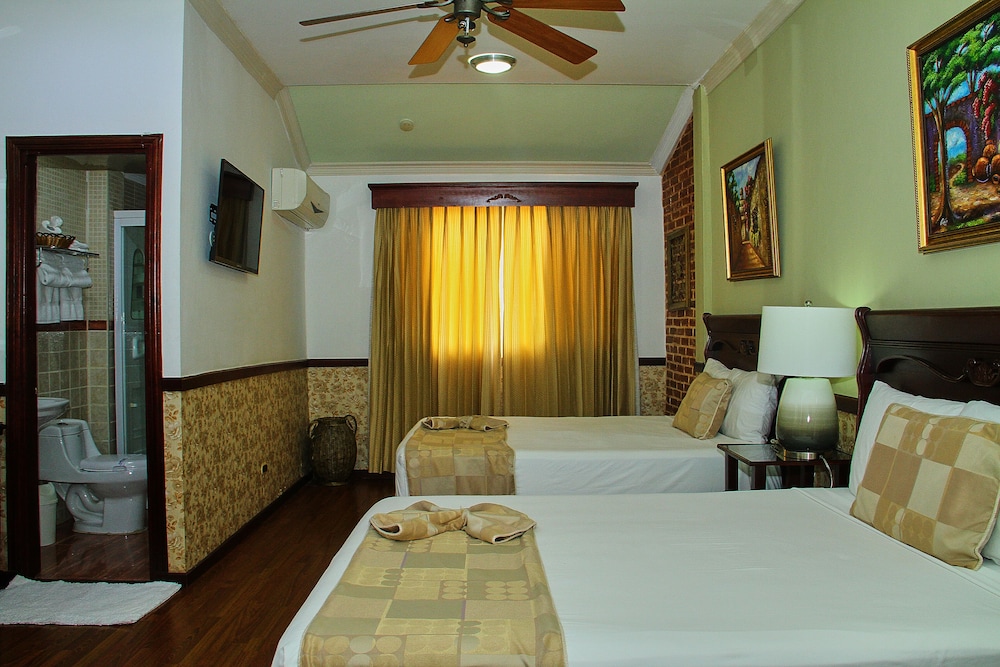 Hotel Platino 34/67